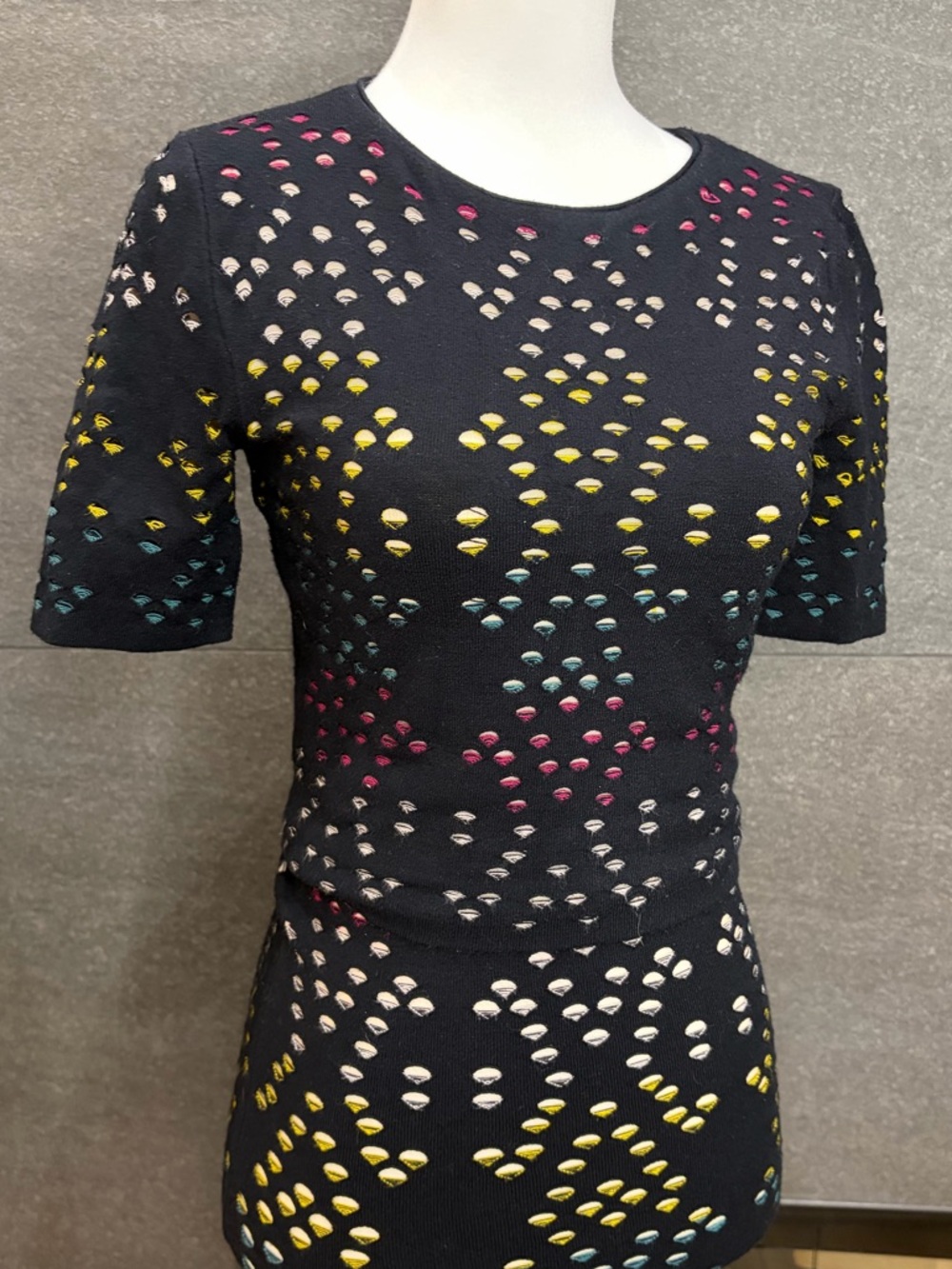 Alice and Olivia Multicolor Crop Top Pencil Skirt Set - Picture 3 of 16
